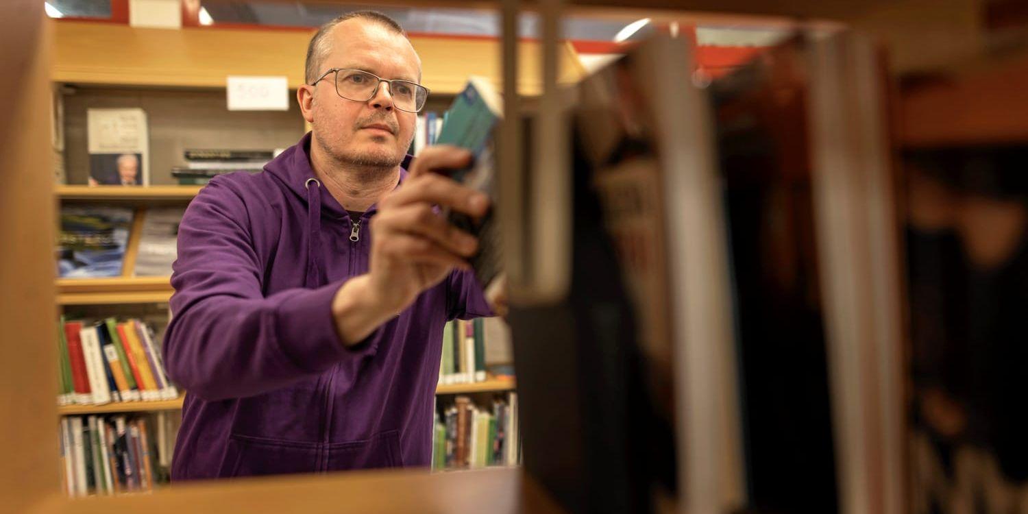 Bibliotekarien och kritikern PM Jönsson skrev tidigare i år i GP kultur om bibliotekariernas situation och minskade självständighet.