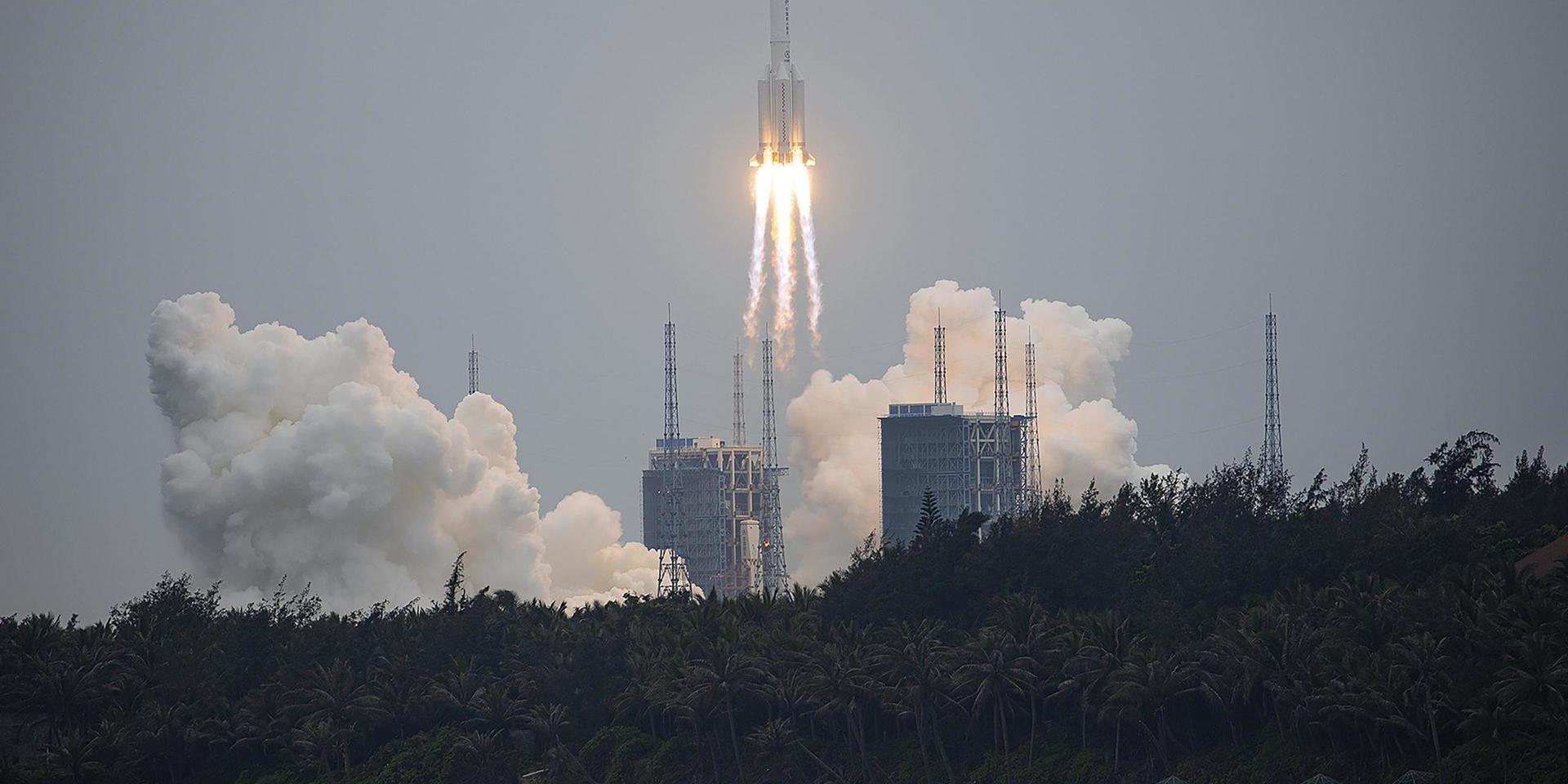 Den kinseiska raketen Chang Zheng 5B sköts upp den 29 april med en modul till en blivande kinesisk rymdstation.