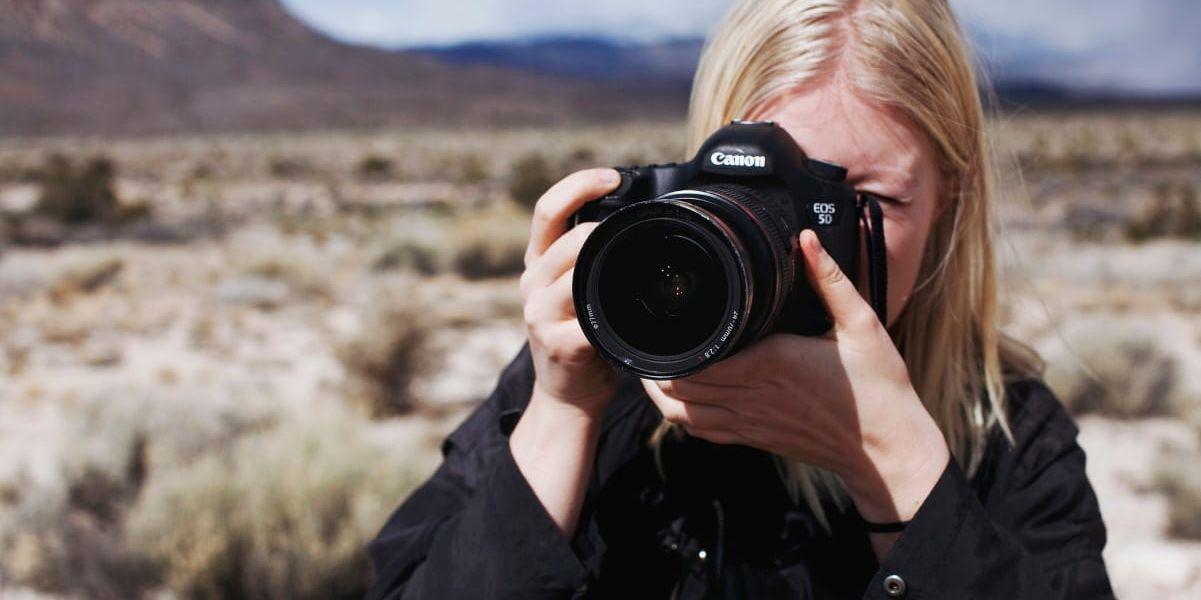 Fotografen Emma Svensson tycker att fotoresor är ett bra sätt för den som vill utveckla sina bilder.