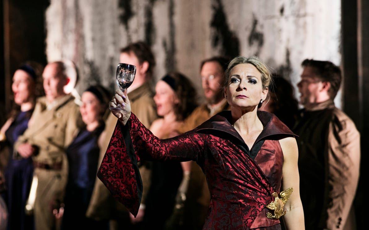 2016. Annalena Persson som Lady Macbeth i Giuseppe Verdis Macbeth, regi David Radok, Göteborgsoperan. Bild: Mats Bäcker