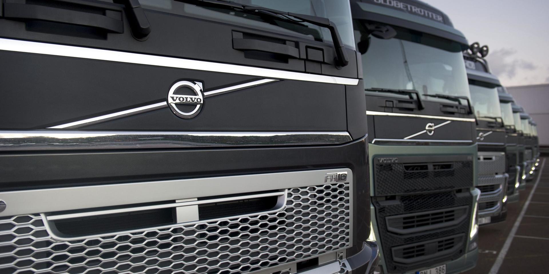 AB Volvo tvingas stoppa tillverkningen under flera veckor på grund av brist på halvledare. Arkivbild.