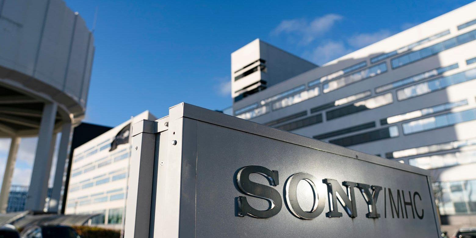 Elektronikföretaget Sony varslar 200 anställda om uppsägning vid mobilverksamheten i Lund, rapporterar lokala medier.