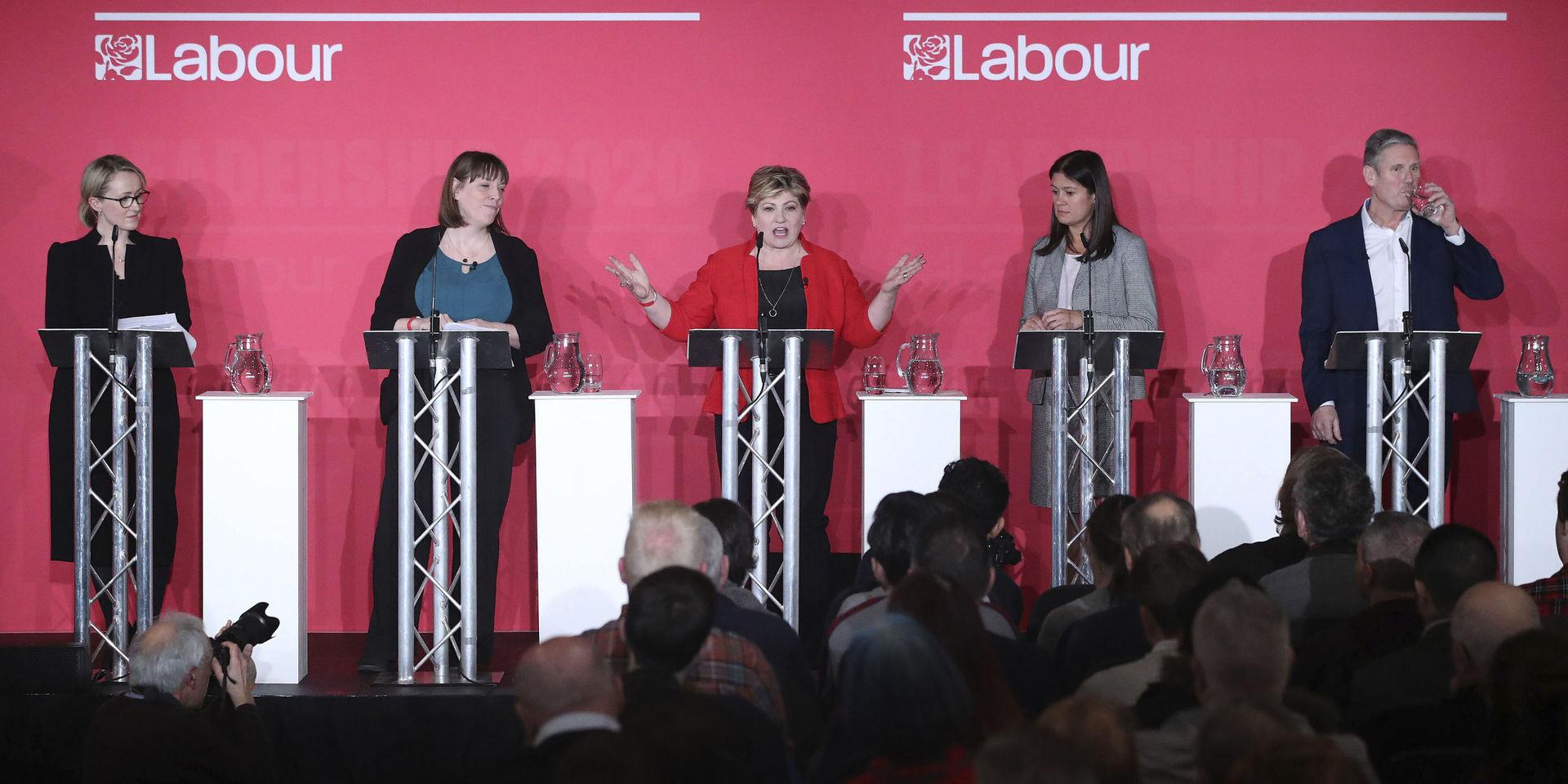 Labours ledarkandidater vid framträdandet i Liverpool, från vänster till höger: Rebecca Long-Bailey, Jess Phillips, Emily Thornberry, Lisa Nandy och Keir Starmer.