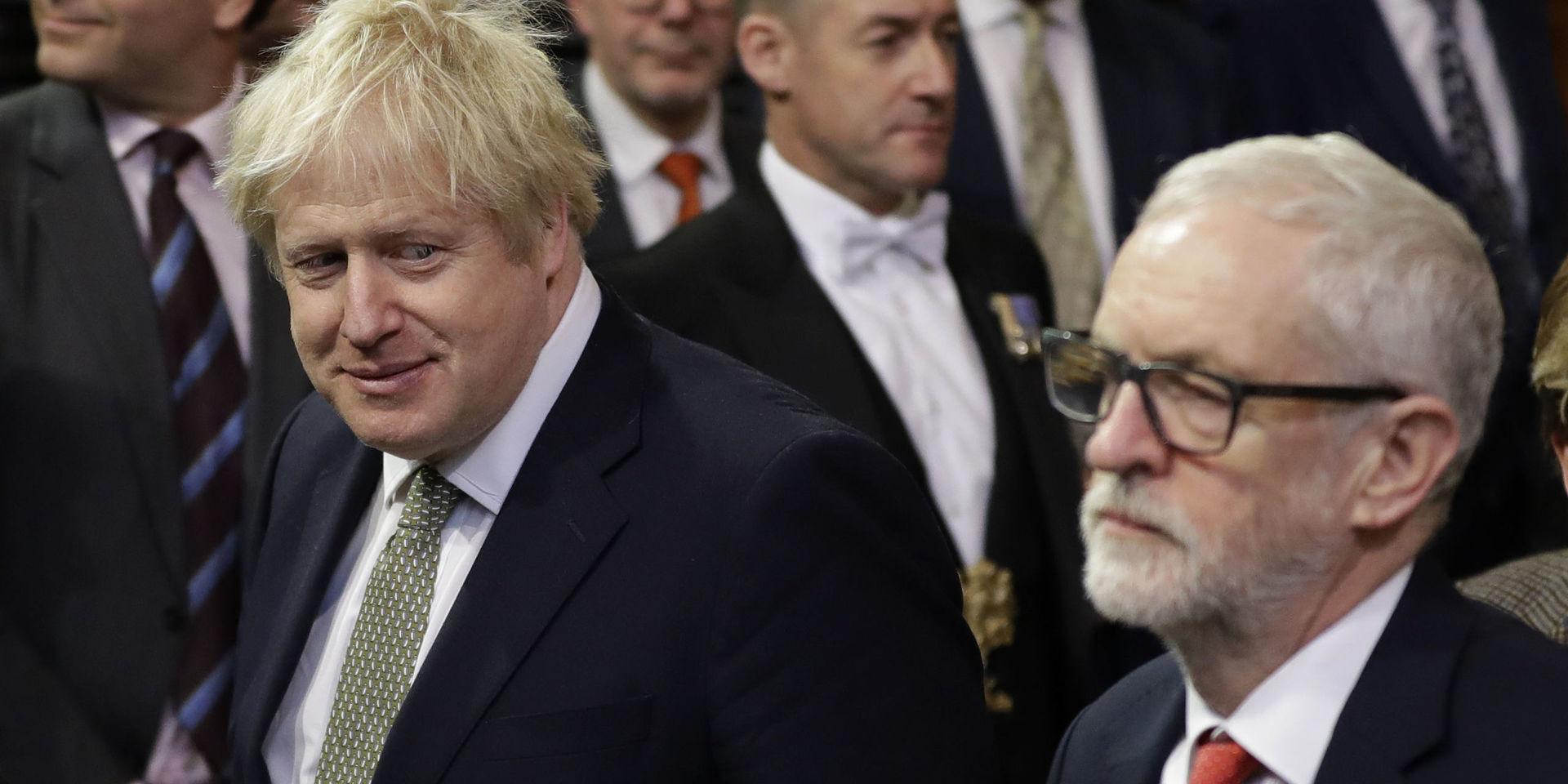 Storbritanniens premiärminister Boris Johnson blev den stora vinnaren i valet i början av december. Här ler han i Jeremy Corbyns riktning, när parlamentet inledde ett nytt arbetsår ett par veckor senare.