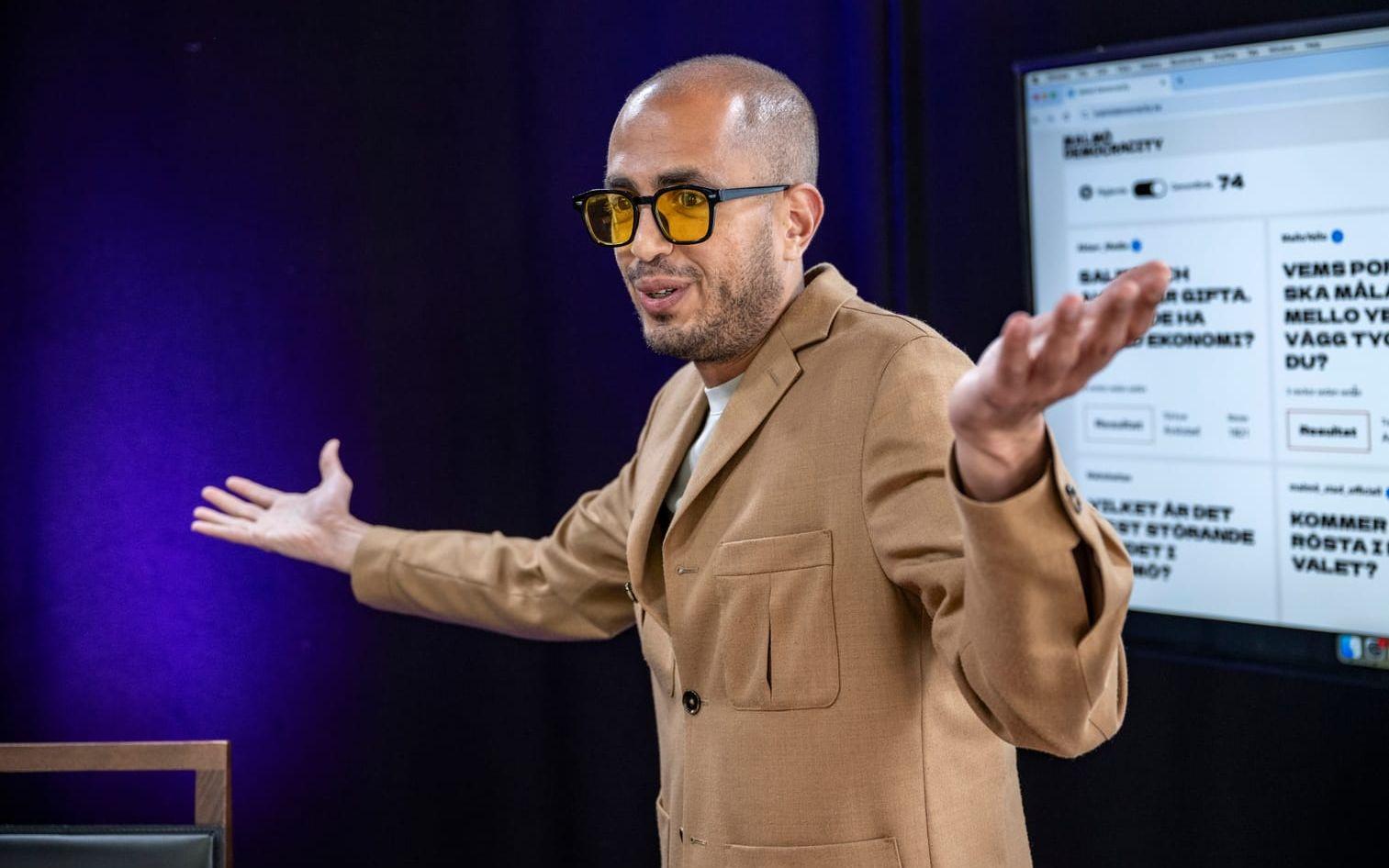 Kotada Yonus, grundare av den arabisksvenska sajten Aktarr på kontoret i Malmö.