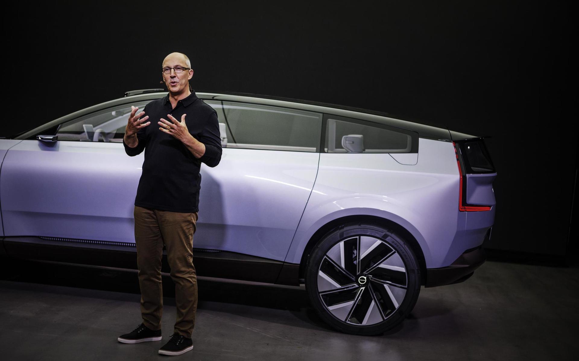 Volvo Cars chefdesigner, Robin Page, höll ett anförande där han betonade hur den nya eldriften och tekniken skapar nya förutsättningar för kommande modeller – bland annat med ett helt platt golv.