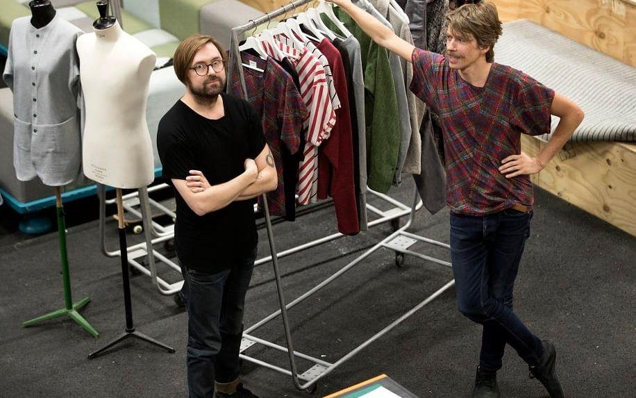 Rickard Lindqvist och Jimmey Herdberg har startat modemärket Atacac. Nu vill de revolutionera hur kläder tillverkas, med start på Ringön.