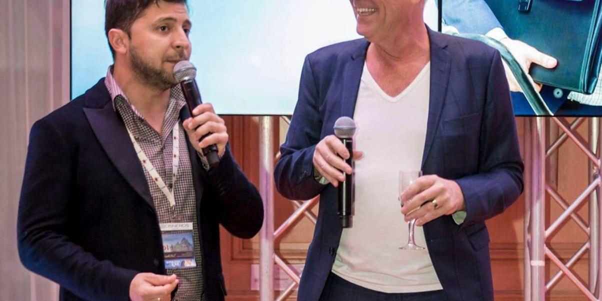 Nicola Söderlund har träffat Volodymyr Zelenskyj flera gånger i sitt jobb med europeiska tv-serier, här är de tillsammans på en scen i Cannes, Frankrike. Arkivbild.
