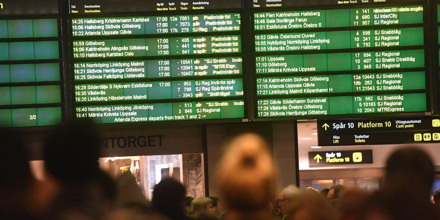 Försenade tåg på Stockholms central. Arkivbild.