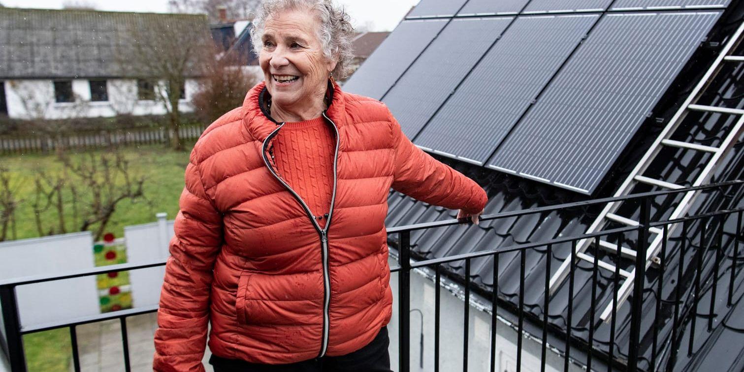 Simrisbon Karin Lefvert har solpaneler på bostadshuset och ett förråd.
