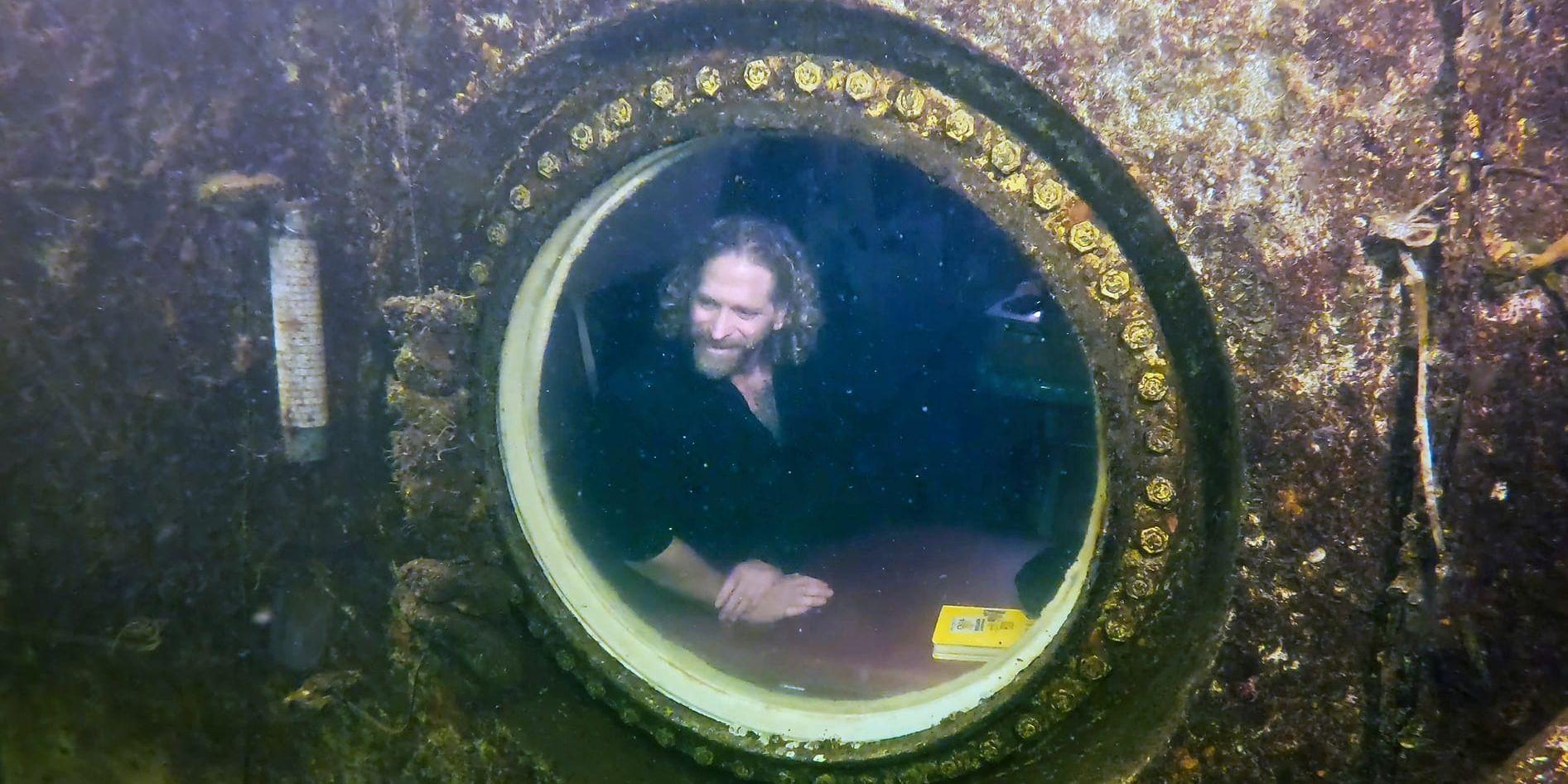 Joseph Dituri, professor vid University of South Florida, har slagit rekordet för att ha levt längst under ytan utan tryckutjämning. Arkivbild.