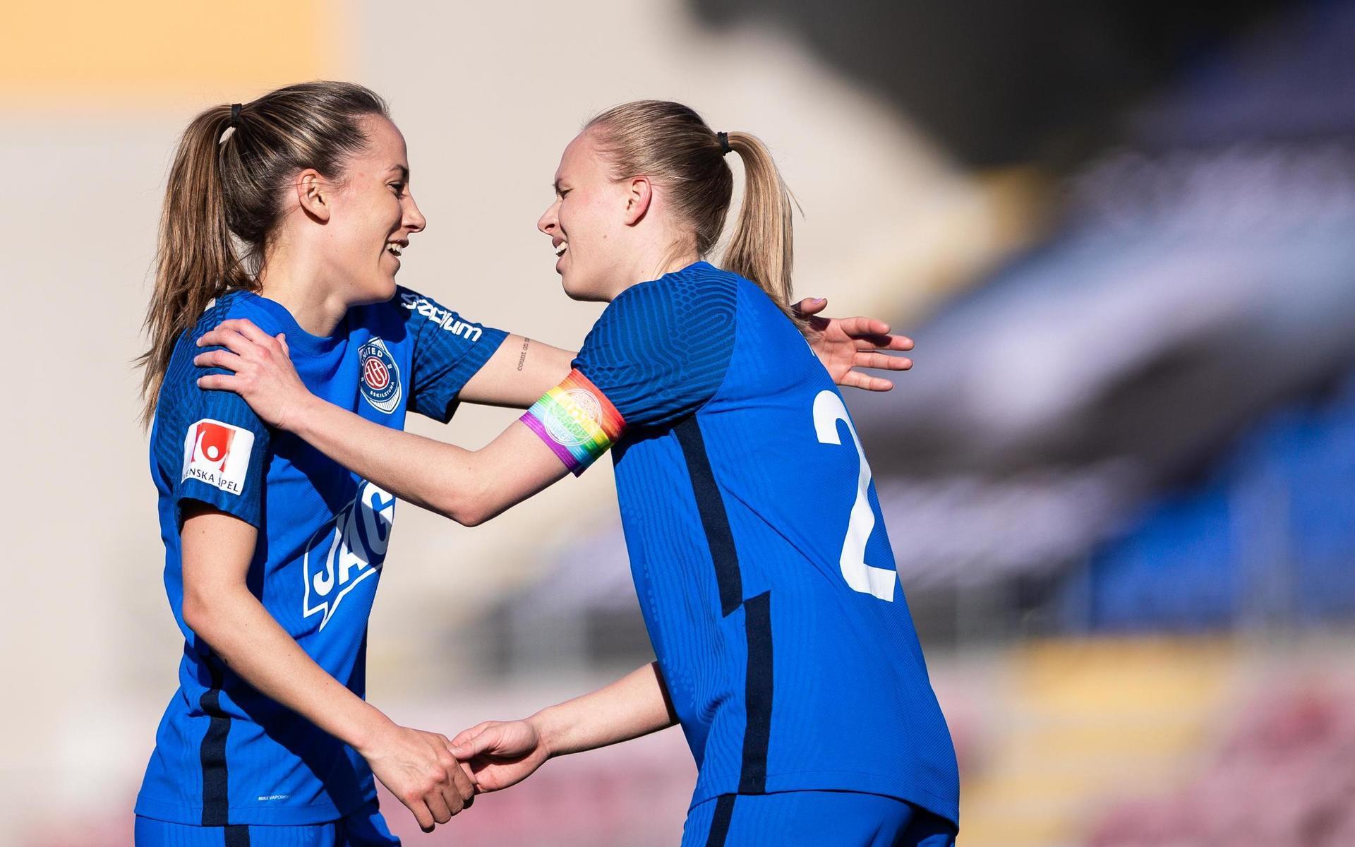 Eskilstunas Anna Oskarsson och Matilda Plan under matchen mot Kristianstad. I dag är det Häcken som gäller. 