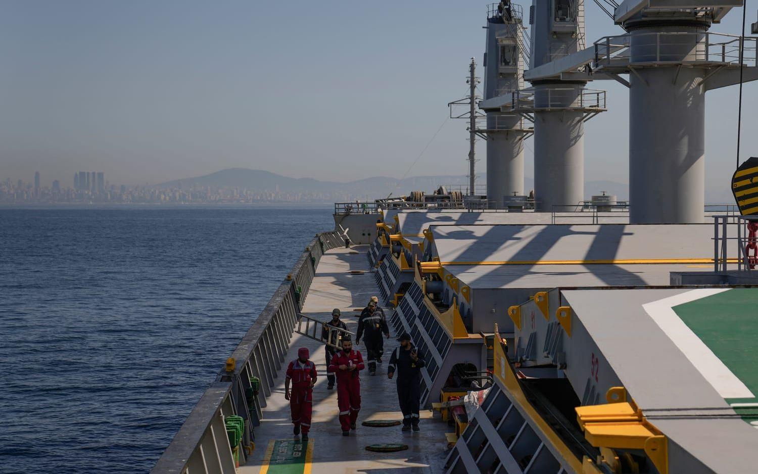 Ett annat fartyg med ukrainskt spannmål i turkiskt vatten. Arkivbild.