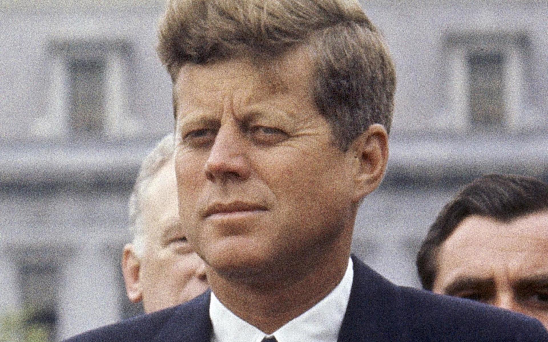 Många amerikanska presidenter har haft sjukdomar som inte avslöjats för allmänheten. John F Kennedy led av Addisons sjukdom, vilket inte kom fram förrän efter hans död.