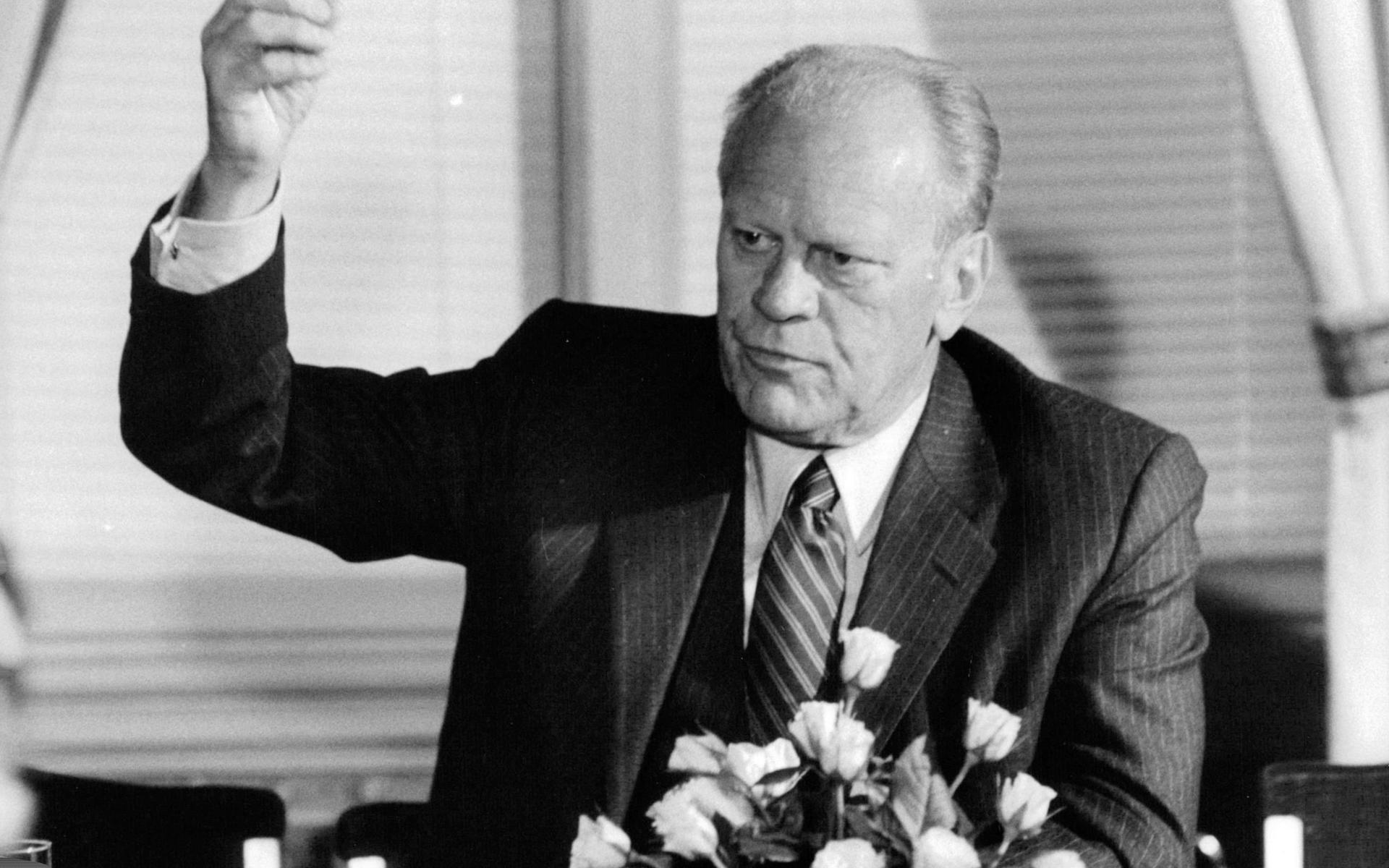 Gerald Ford hade råkat ut för ett flertal hjärnskakningar under skoltiden, vilket ska ha gett honom problem med koncentrationsförmågan. 