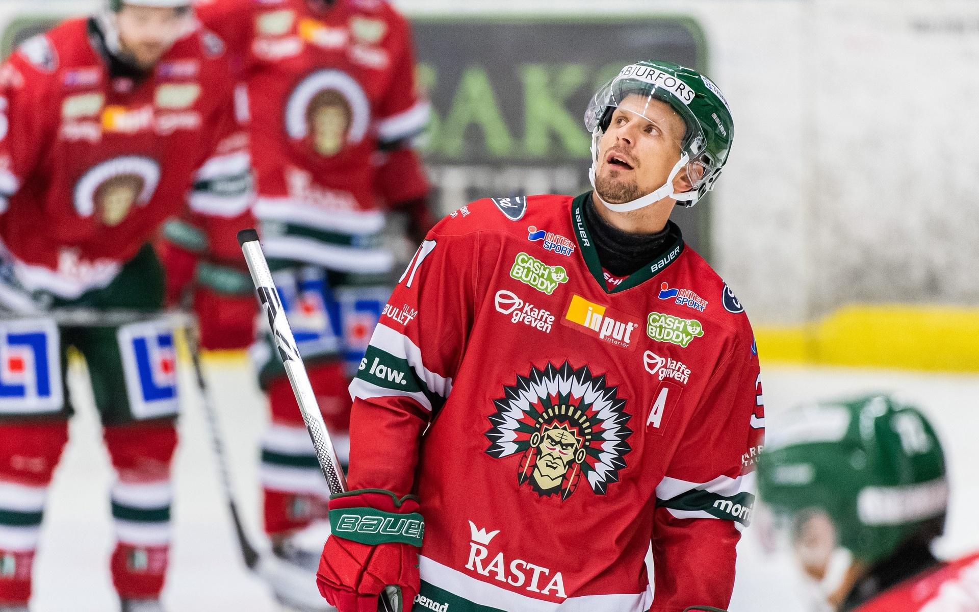 210810 Frölundas Nicklas Lasu deppar efter träningsmatchen i ishockey mellan Frölunda och Rögle den 10 augusti 2021 i Kungsbacka. Foto: Mathias Bergeld / BILDBYRÅN / COP 200 / MB0216