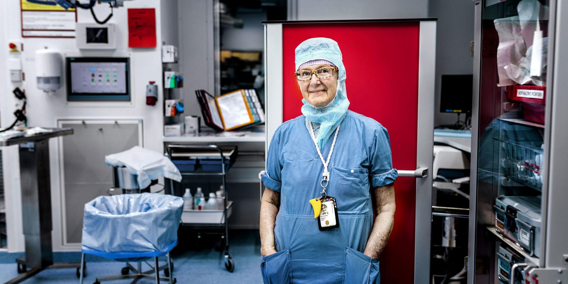 I mer än ett halvt sekel har Ingela Aspgren arbetat som operationssjuksköterska. Och trots att hon är 75 år fylla, så jobbar hon fortfarande heltid. &quot;Deltid är inget för mig&quot;, säger Ingela, som håller sig i form genom att minst tre gånger i veckan träna på Friskis &amp; Svettis.