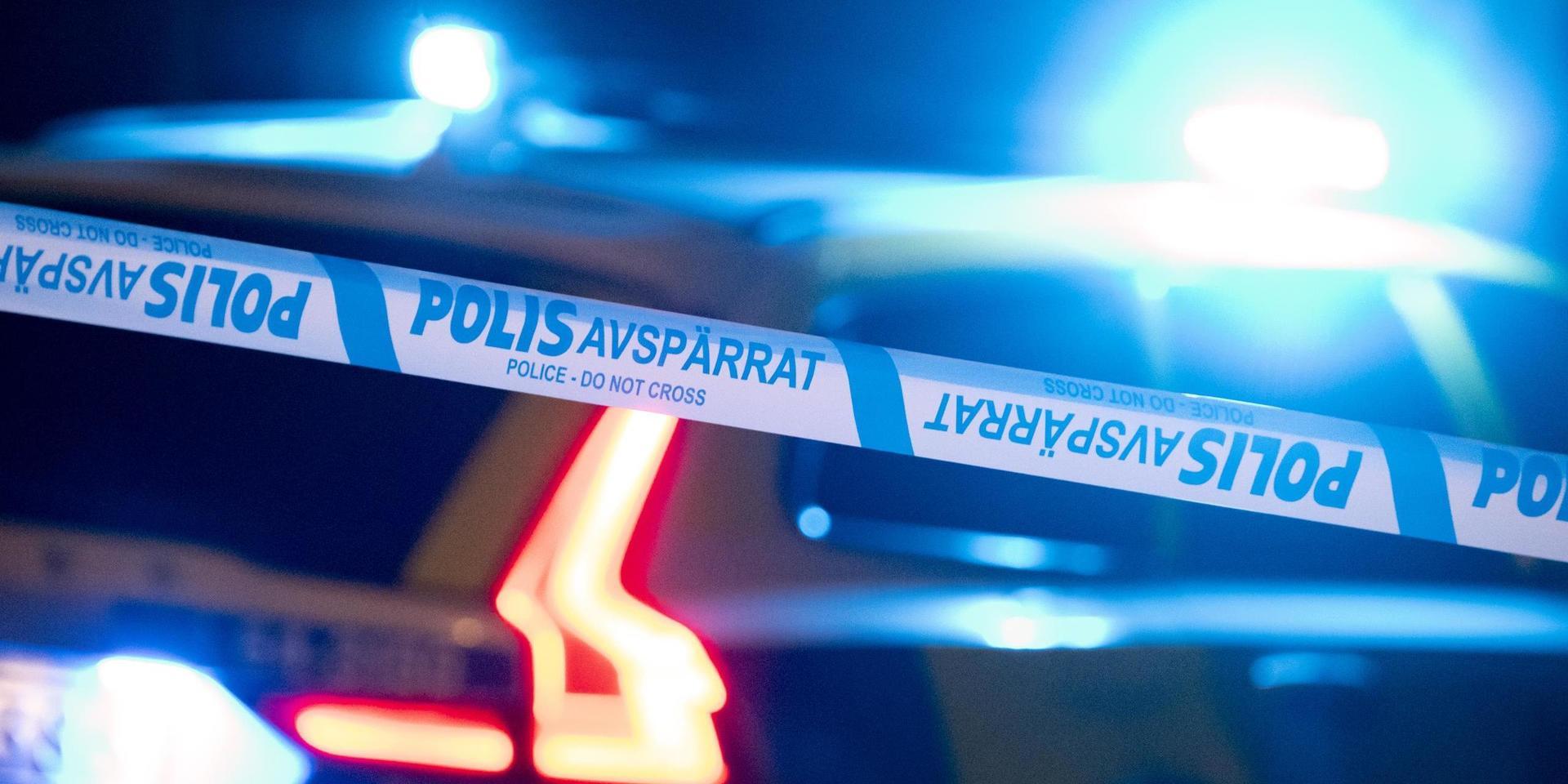 En kvinna har skjutits i en lägenhet på Värmdö utanför Stockholm. Arkivbild