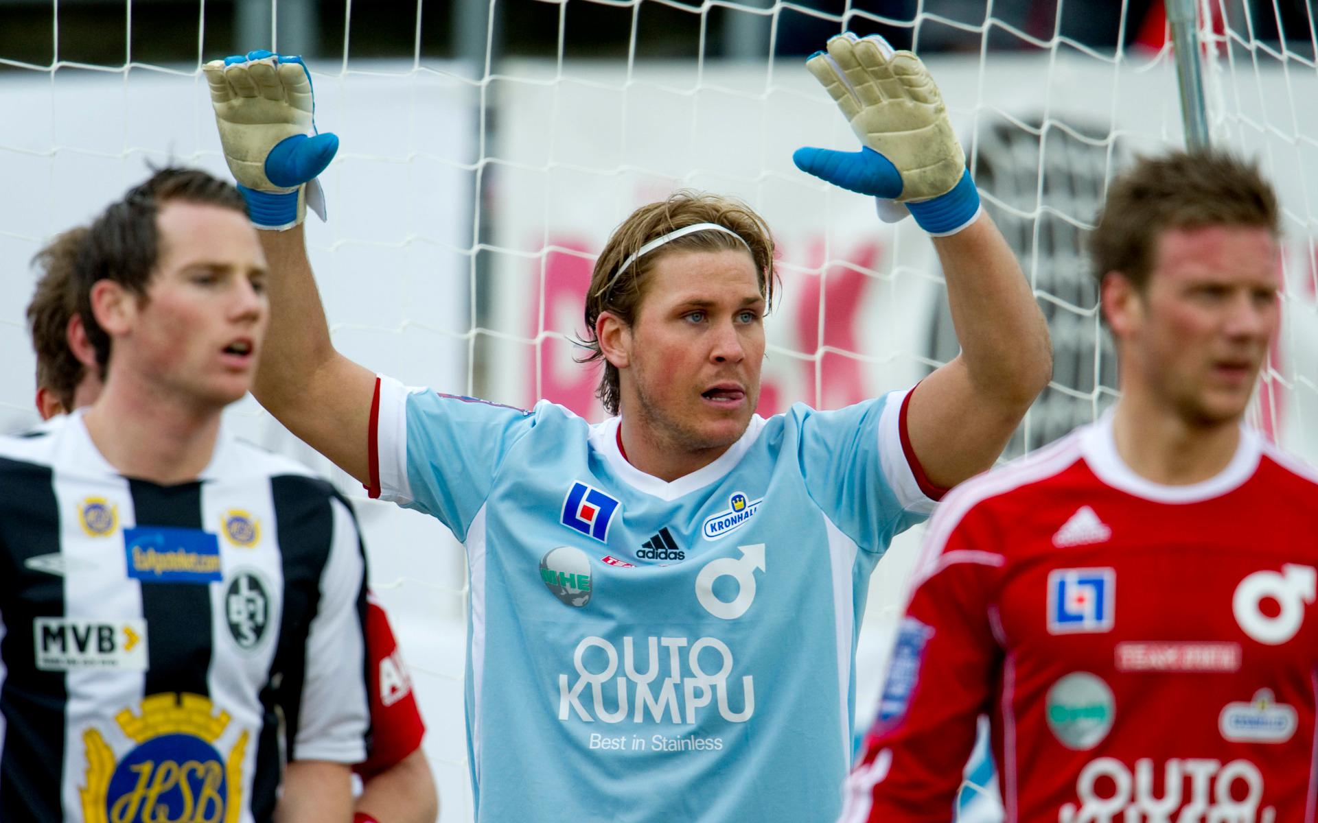 Sebastian Karlsson i Degerfors-tröjan.