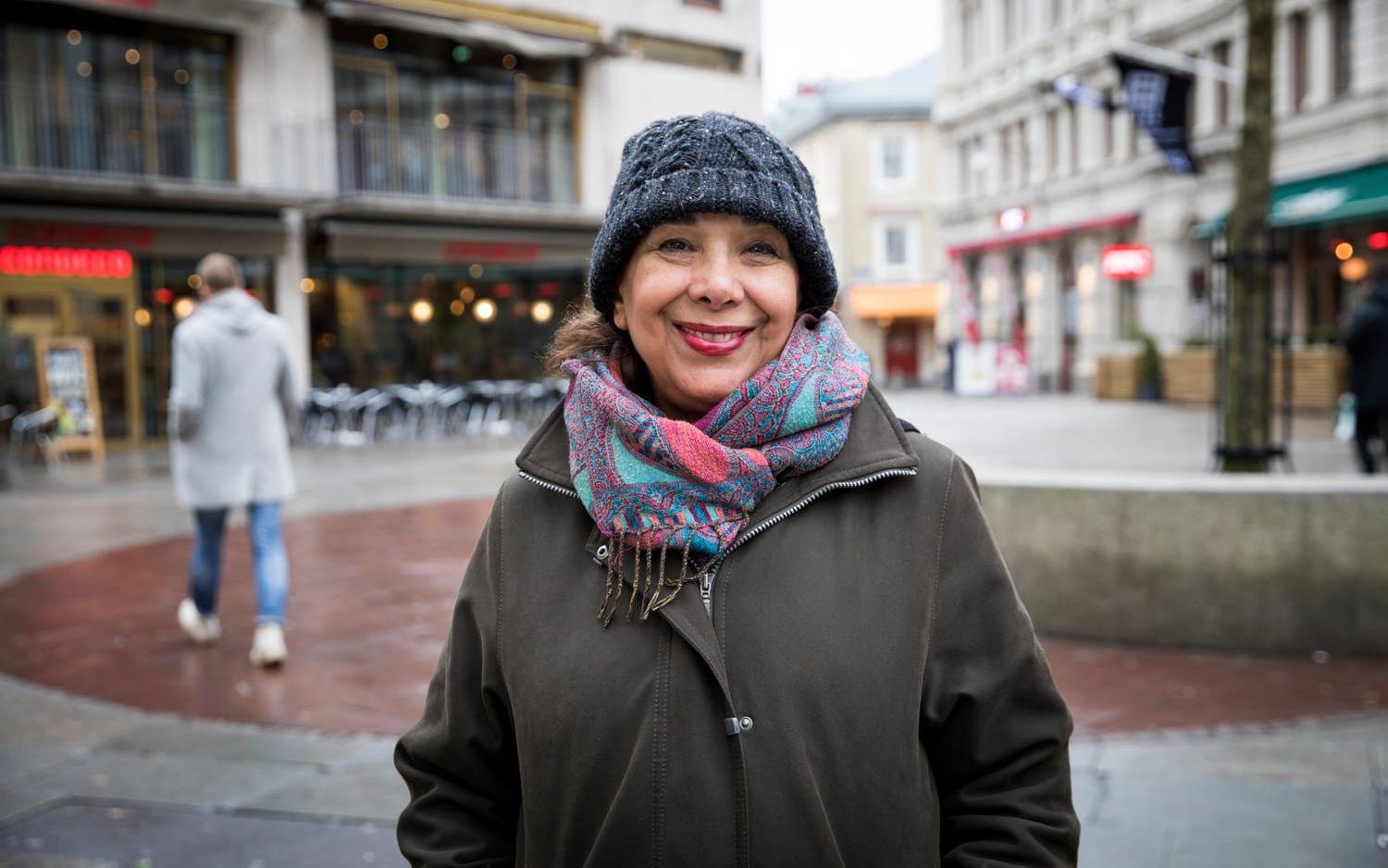 Christine Azar, 65, Uppsala: "Mitt bästa sistaminutenjulklappstips är att lägga en lapp där man frågar om personen behöver hjälp med något under året."