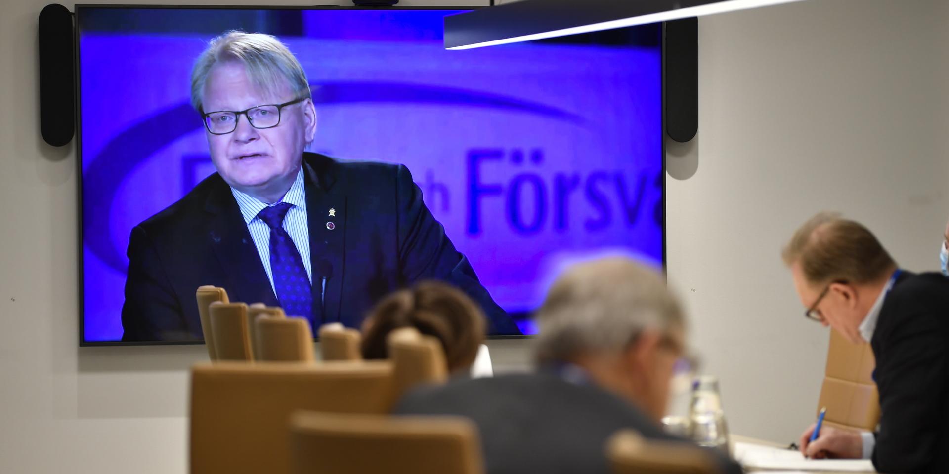 Försvarsminister Peter Hultqvist (S) talade på måndag morgon vid Folk och försvars rikskonferens i Stockholm som i år sker digitalt.