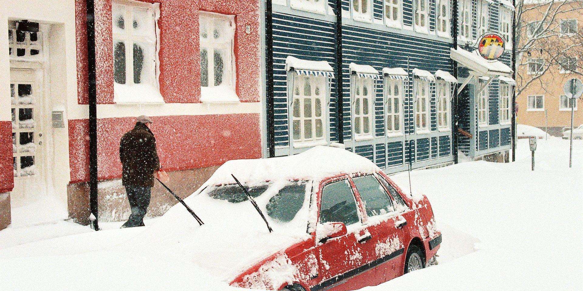 Snöröjningen i Göteborg kostar skattebetalarna 78 miljoner om året – även utan snö. Bilden är från snökaoset 1995.