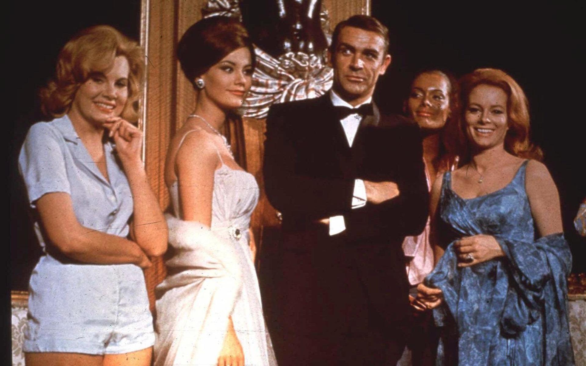 Sean Connery som James Bond i filmen ”Thunderball”. Många anser att han är den skådespelare som bäst tagit sig an rollen som Agent 007.
