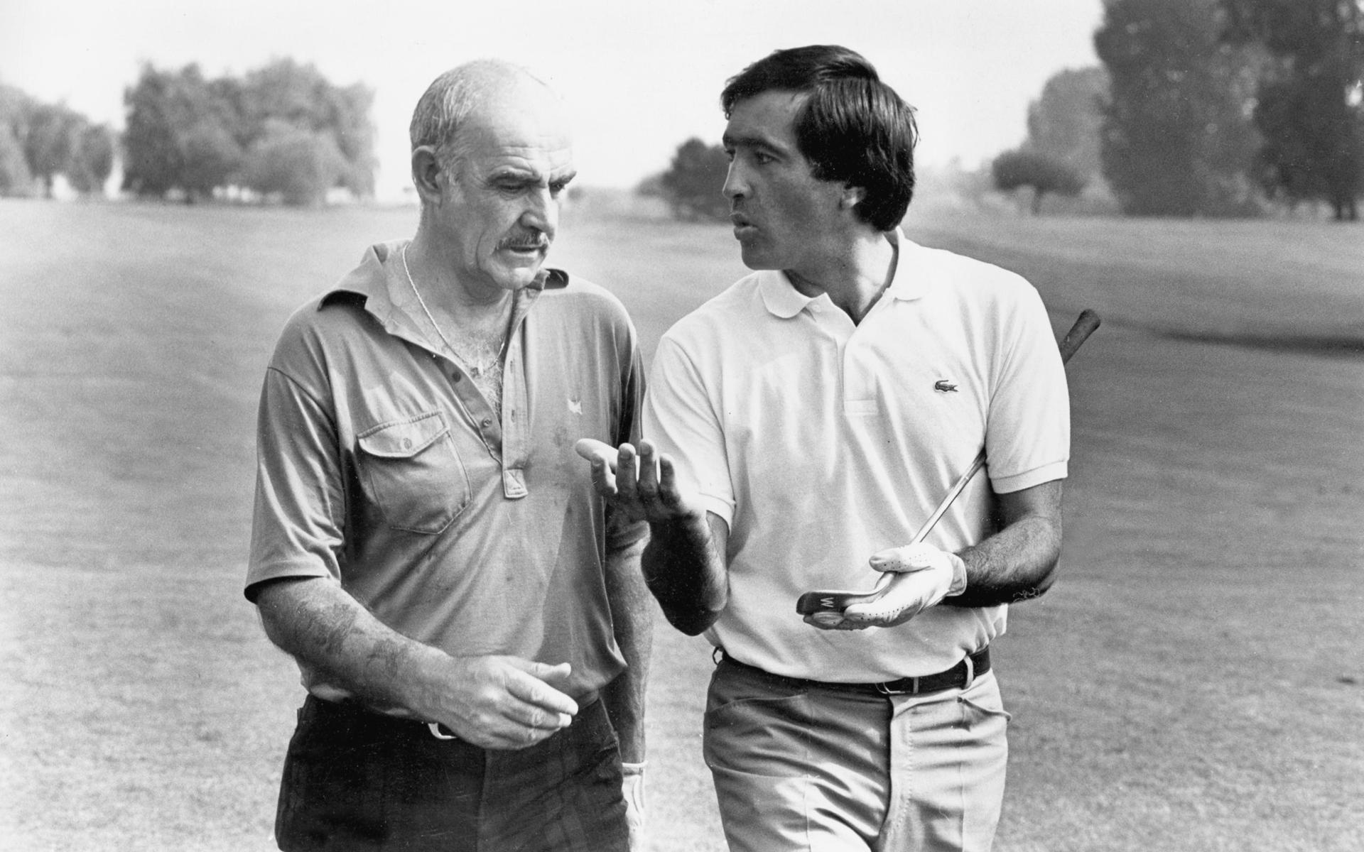 Spanska golfaren Severiano Ballesteros och Connery på en golfbana i Paris 1987. Efter att Connery gått i pension reste han runt och spelade golf i Karibien och Europa tillsammans med sin fru.