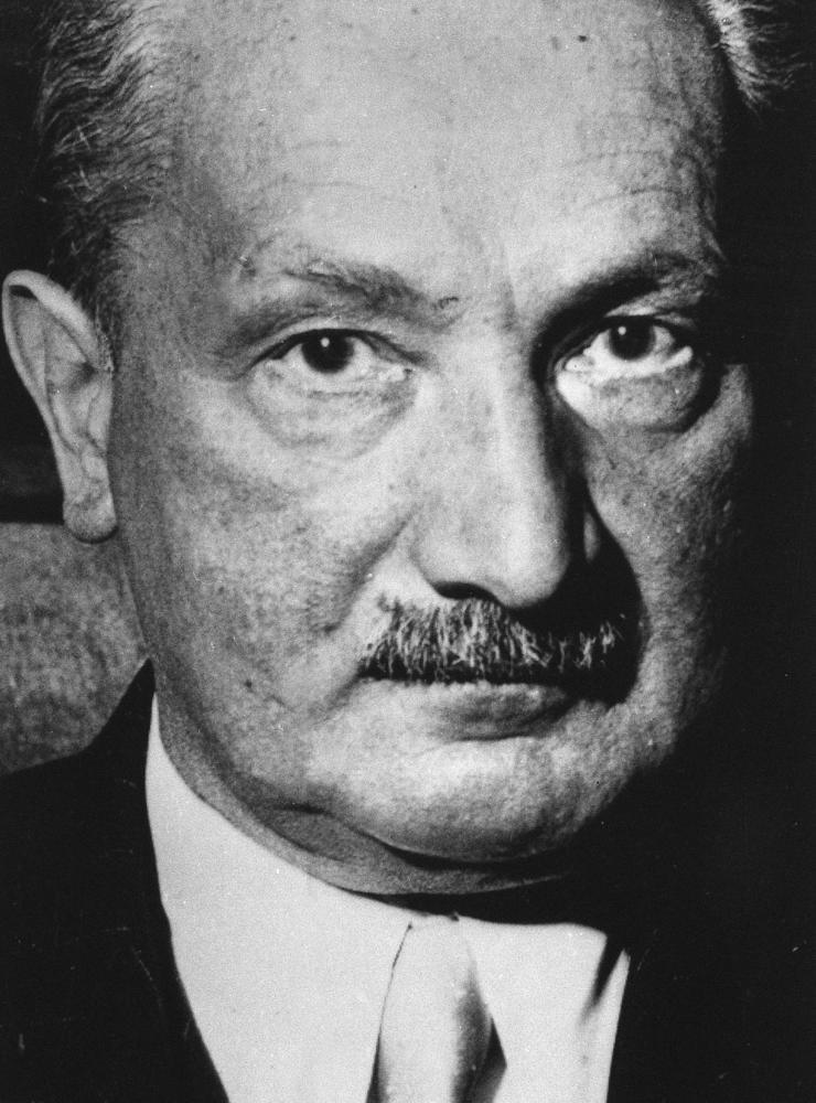 Den tyske filosofen Martin Heidegger (1889–1976) är en av 1900-talets mest inflytelserika filosofer. Hans främsta verk är ”Vara och tid” (1927). Hans relation till nazismen har varit mycket omdiskuterad. Här på en bild från 1970.