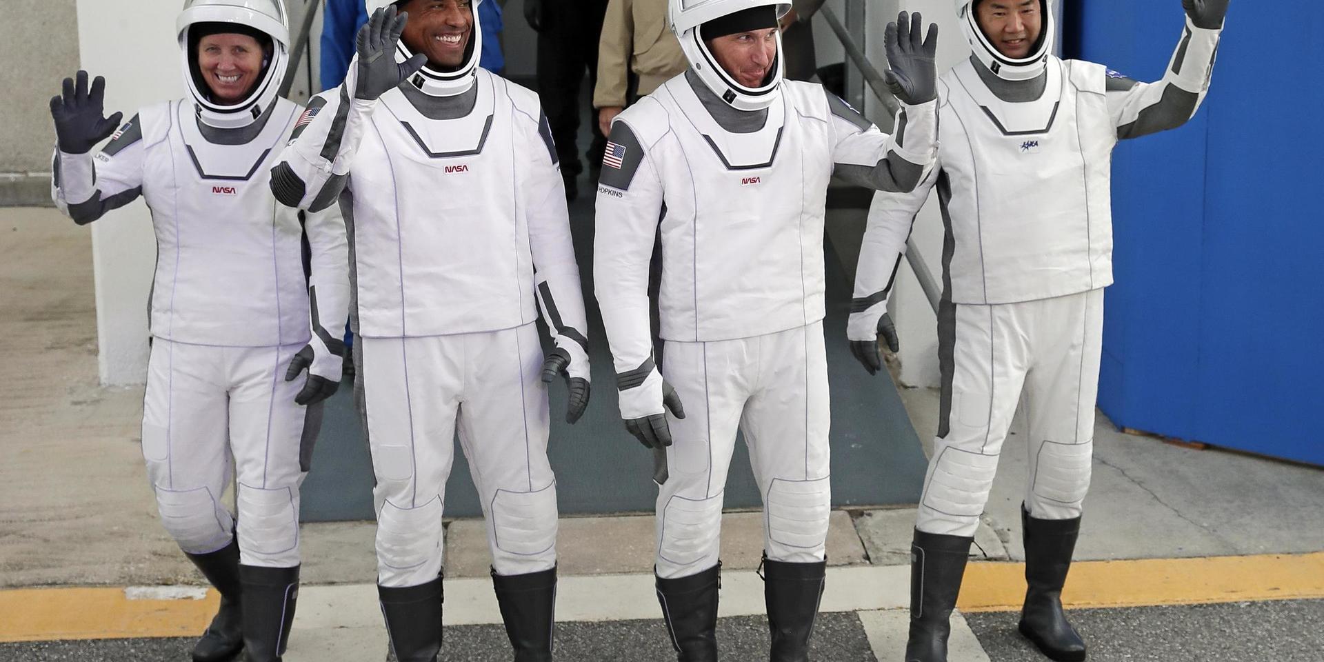 Astronauterna Shannon Walker, Victor Glover, and Michael Hopkins och Soichi Noguchi (från Japan) har skickats till den internationella rymdstationen ISS.