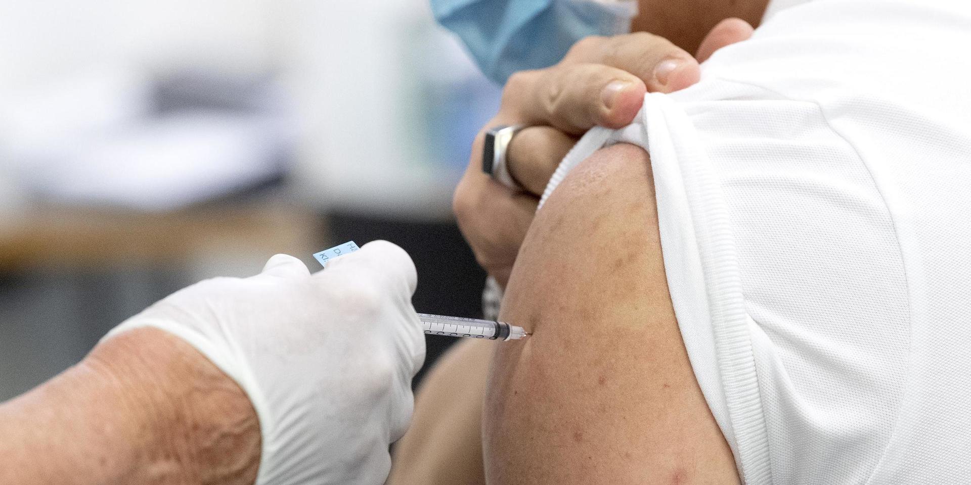 Trots att många har fått vaccin utgör deltavariantens spridning en fara. Arkivbild.