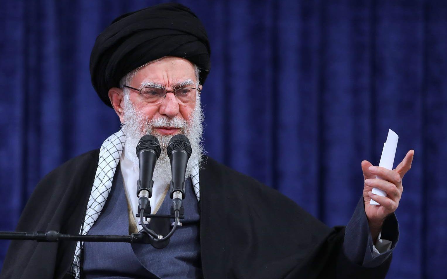 Irans högste ledare, ayatolla Ali Khamenei, här på en bild från februari i år. 