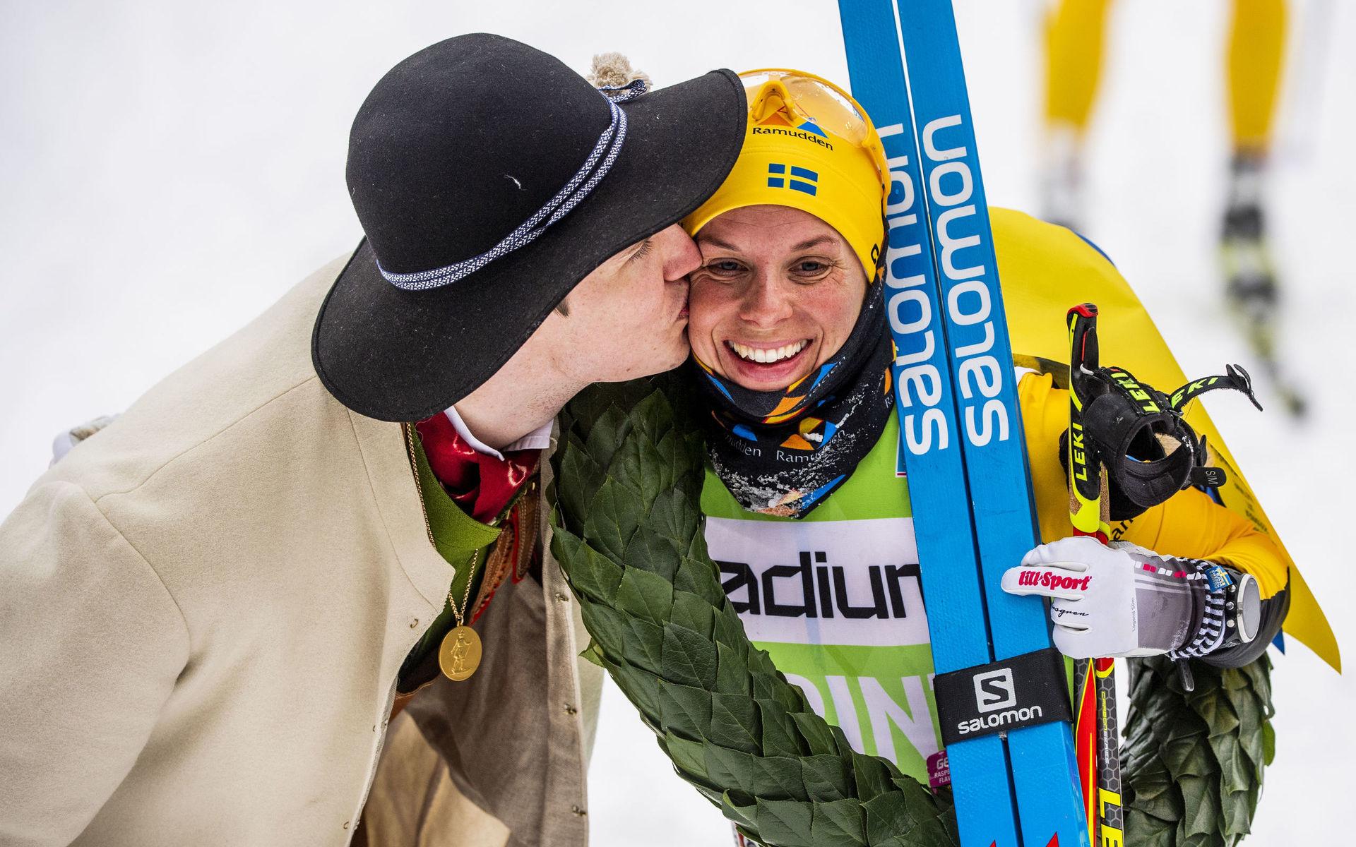 Lina Korsgren vann Vasaloppet i överlägsen stil - krossade allt motstånd.