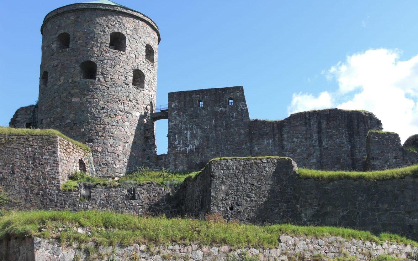 Bohus fästning riskerar att rasa, varnar kommunen.