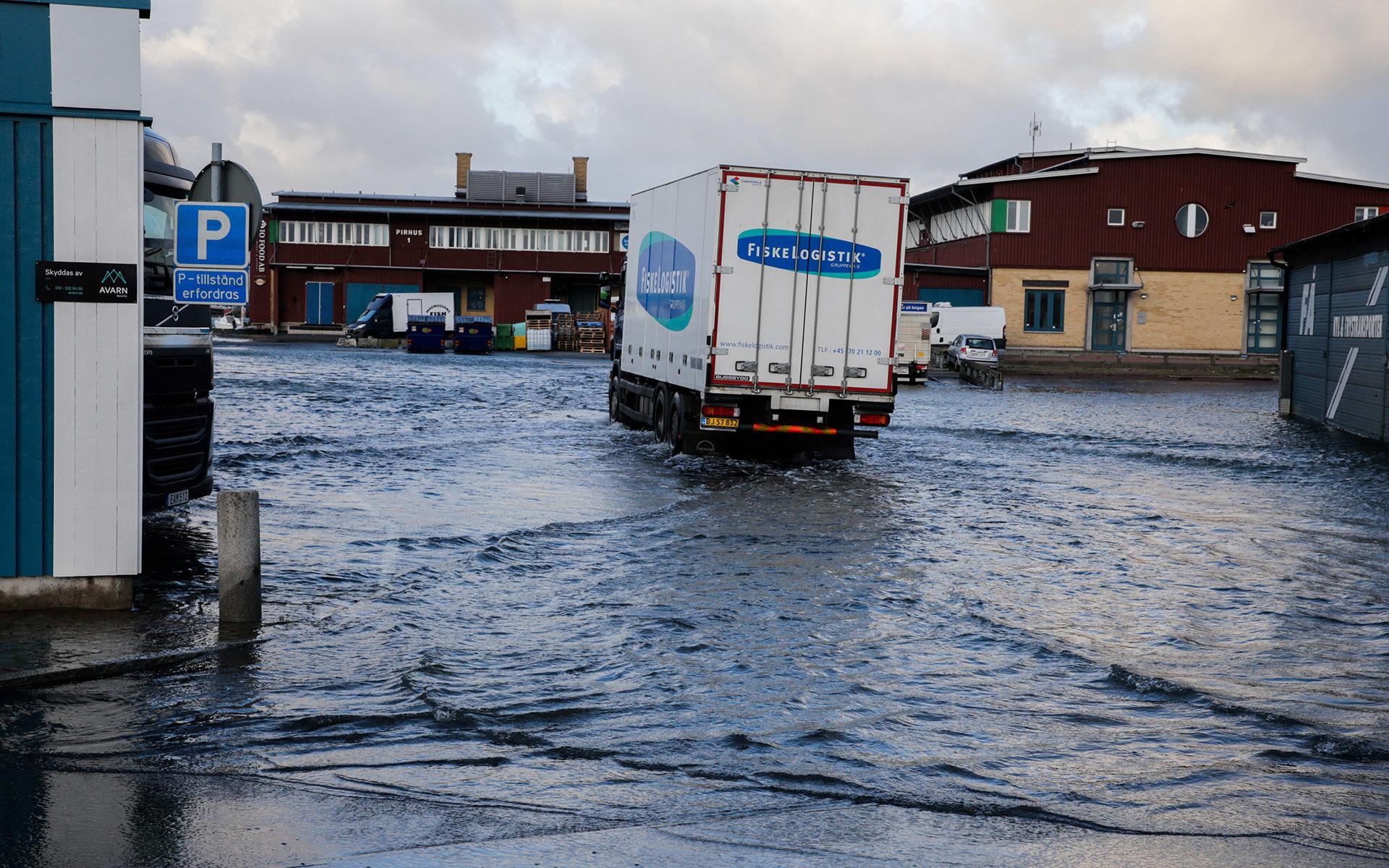 Översvämning i fiskhamnen i Göteborg.