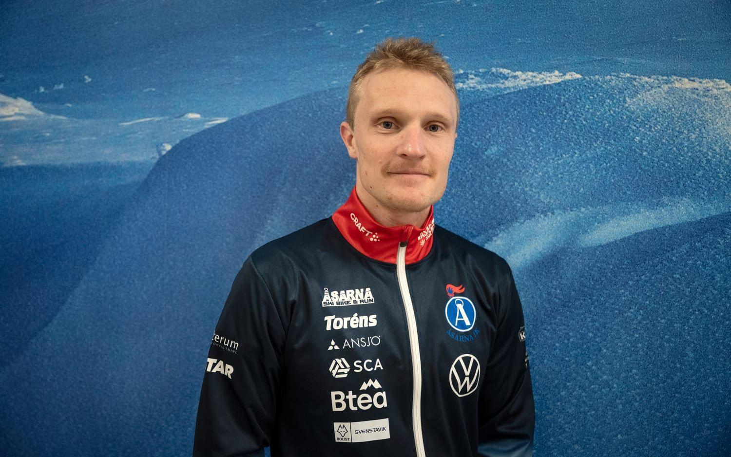 Jens Burman lägger tävlingsskidorna på hyllan. Arkivbild.