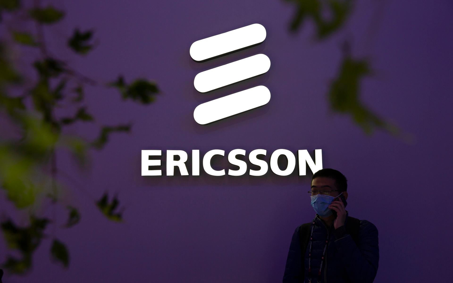 Ericssons aktie har backat stort sedan telekomtillverkaren medgett korruption i Irak.
