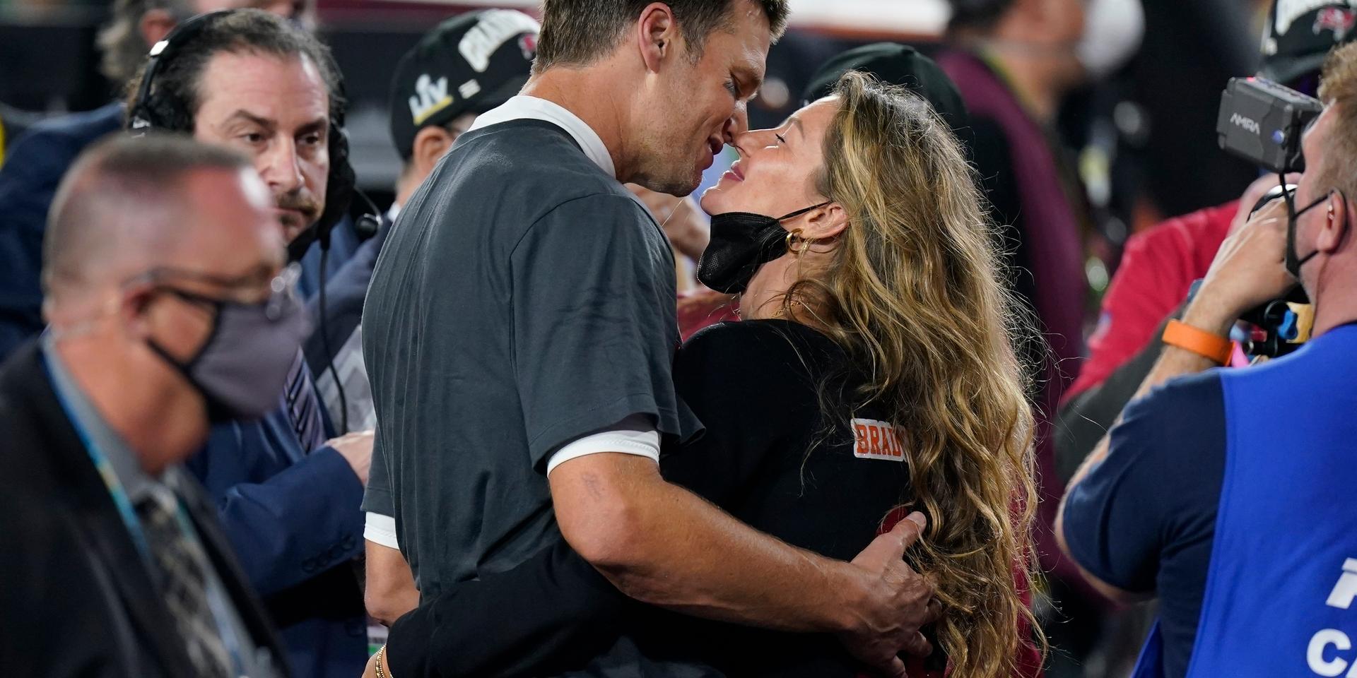 Tom Brady firar sin sjunde Super Bowl-seger med sin fru, supermodellen Gisele Bündchen. 