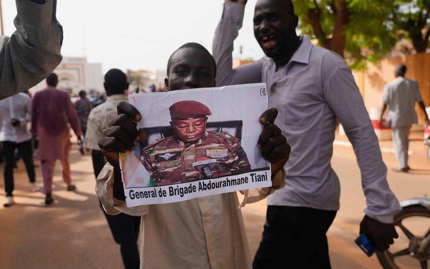 Anhängare till kuppledaren Abdourahamane Tiani i Niamey i Niger på söndagen