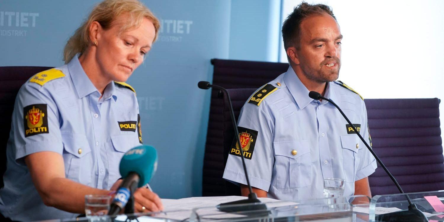 Cecilie Lilaas-skari, biträdande polismästare Oslo, och polisen Børge Enoksen under en presskonferens.