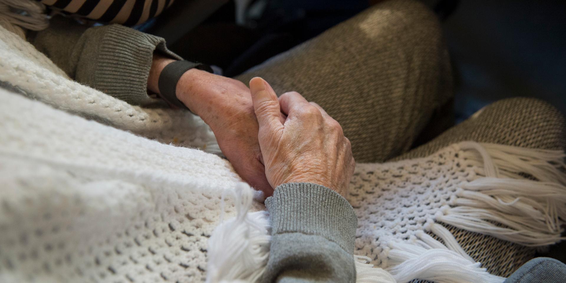 Förra året sjönk efterfrågan på äldreboende och hemtjänst drastiskt. Arkivbild.