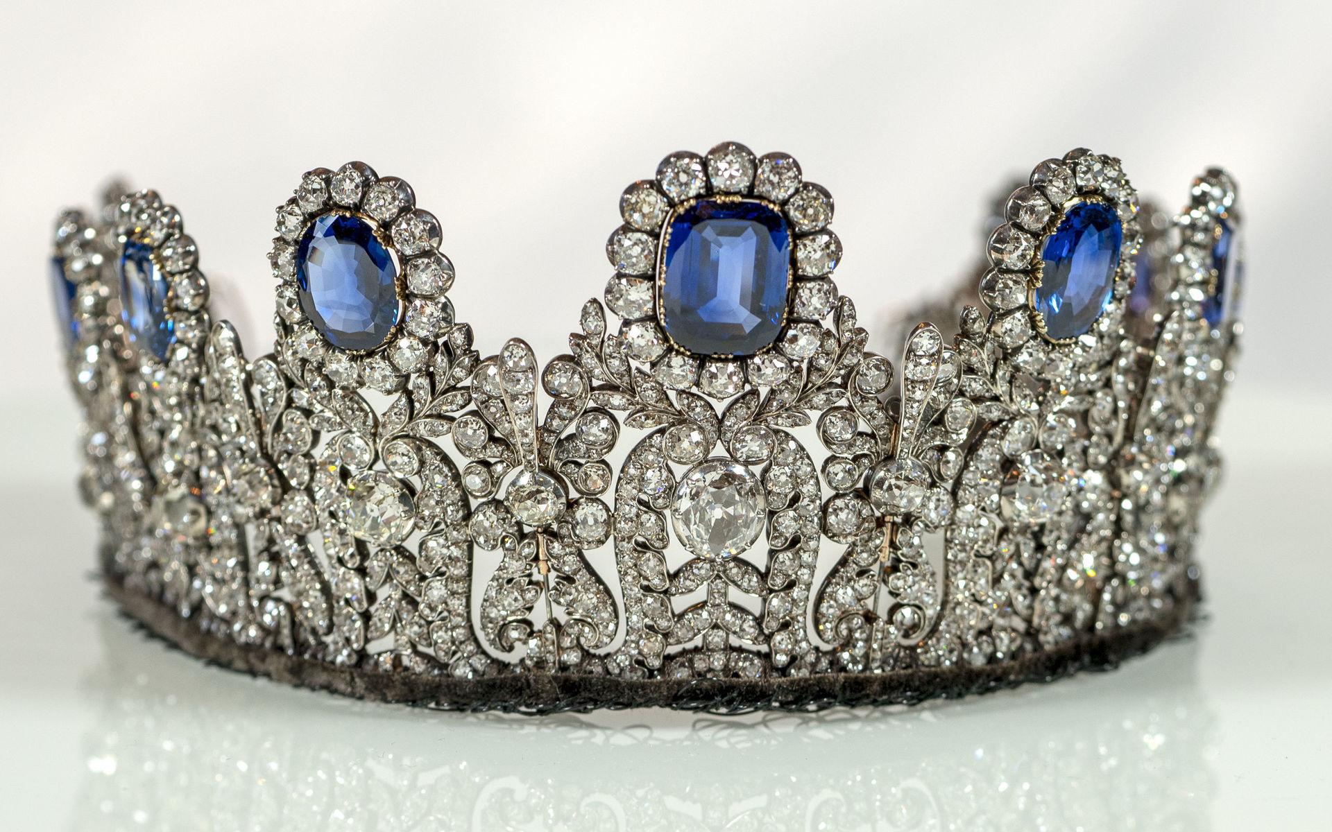 De Leuchtenbergska safirerna, något av en favorit hos drottning Silvia och kronprinsessan Victoria.