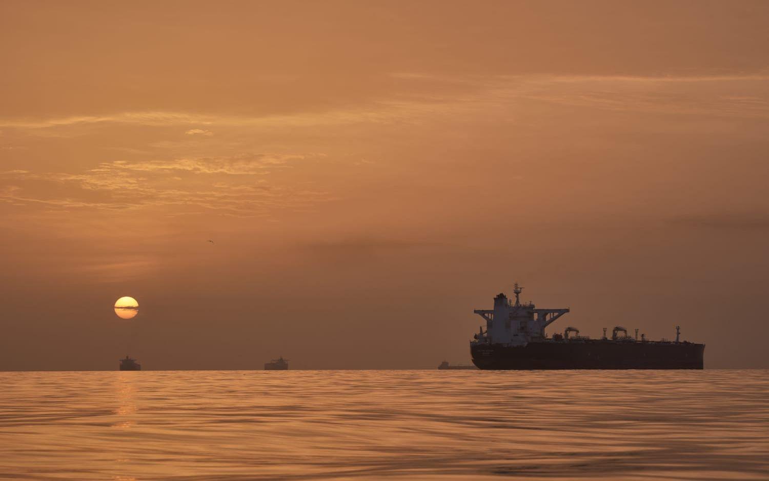 Fartyg i Hormuzsundet på en bild tagen i helgen.