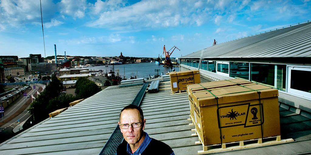 Arne Sahlstedt, biträdande chef för operans facility management, är glad över att det äntligen blir solceller på taket.