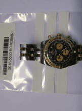 Under en husrannsakan hittades en dyrbar klocka. Bild: Polisen