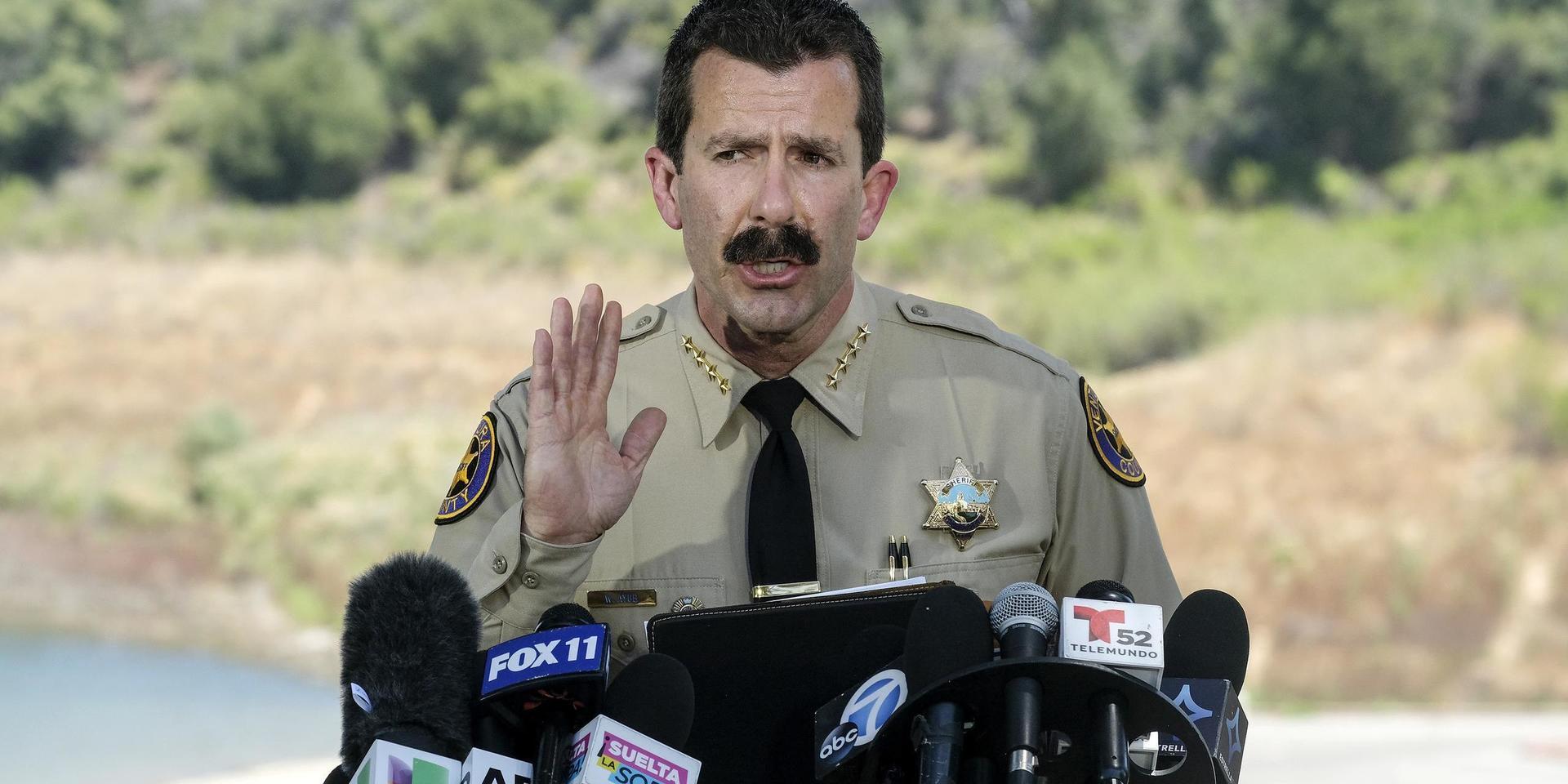Sheriff Bill Ayub under den presskonferens där man bekräftade att man hittat Naya Riveras kropp. 