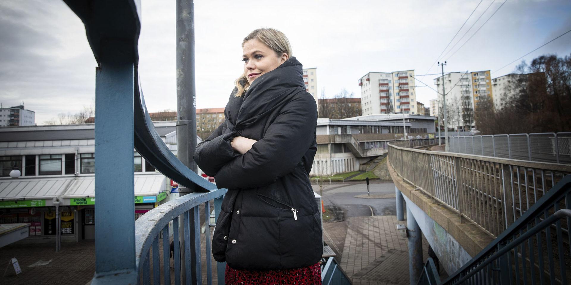 Viktoria Tryggvadottir Rolka (S) tycker inte att alliansen tar sitt ansvar gentemot de hemlösa under den kyla som råder.
