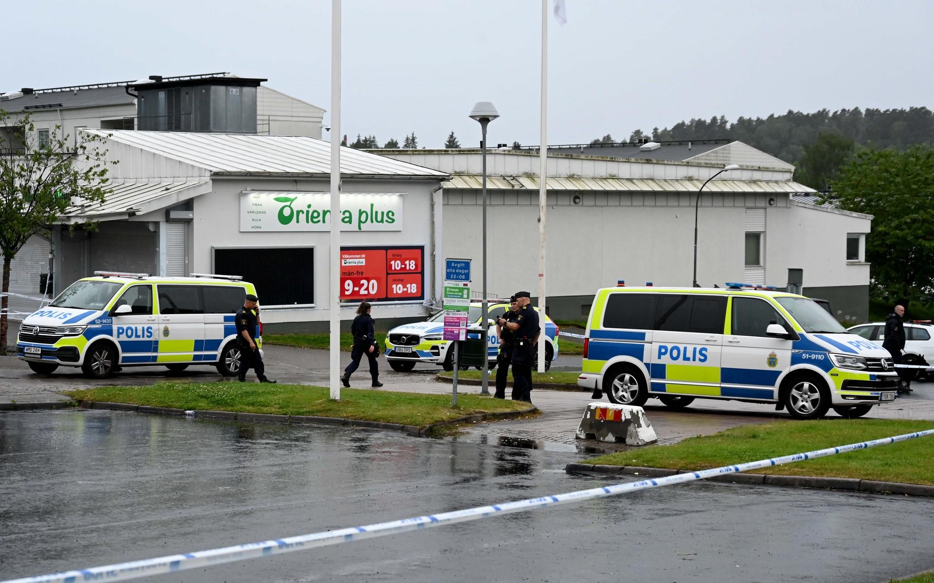 Under tisdagskvällen sköts två personer i Borås. De vårdas just nu på sjukhus. 