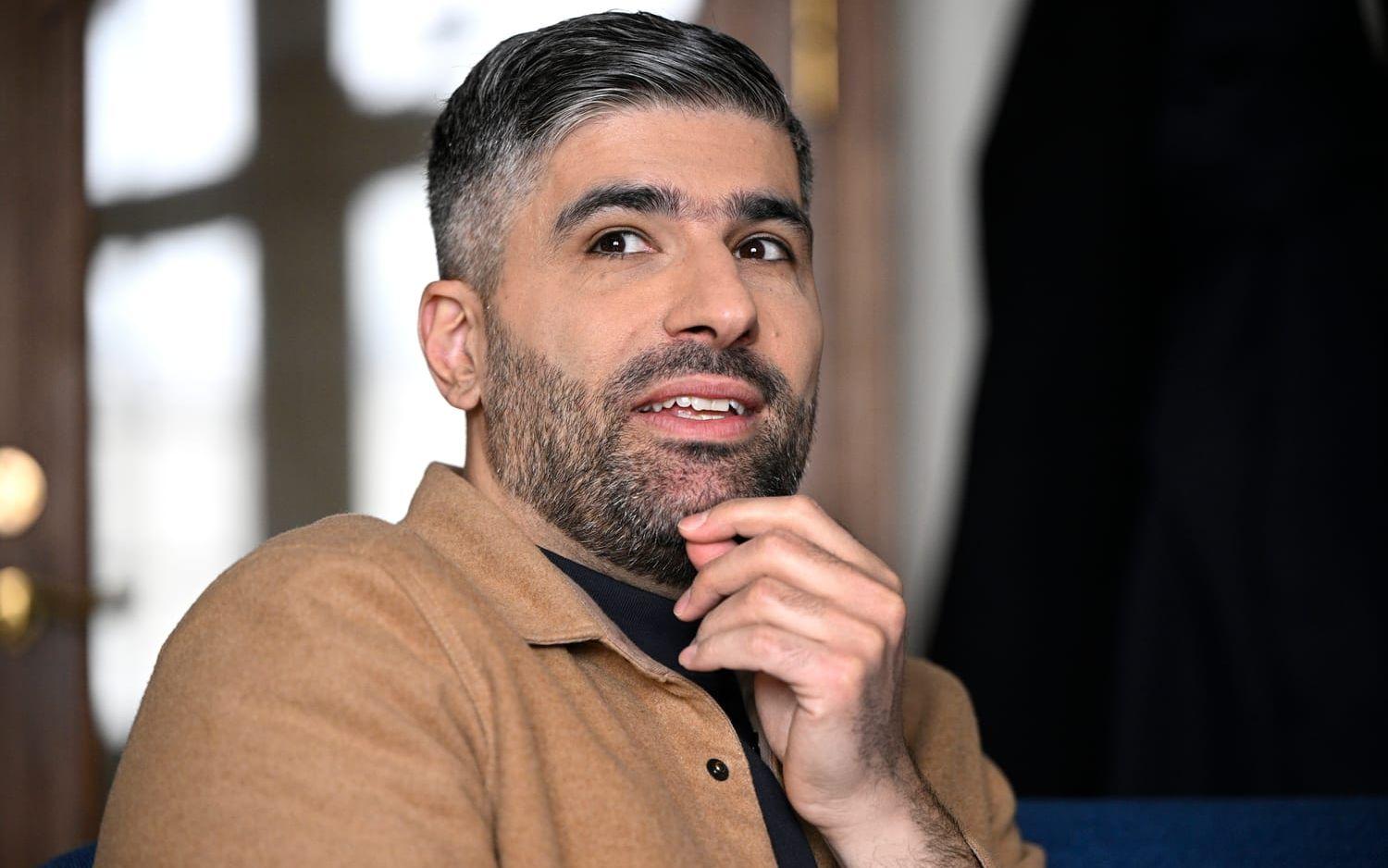 Den svenske regissören Milad Alami är konceptuell regissör bakom den nya Netflixserien "Kurragömma". 