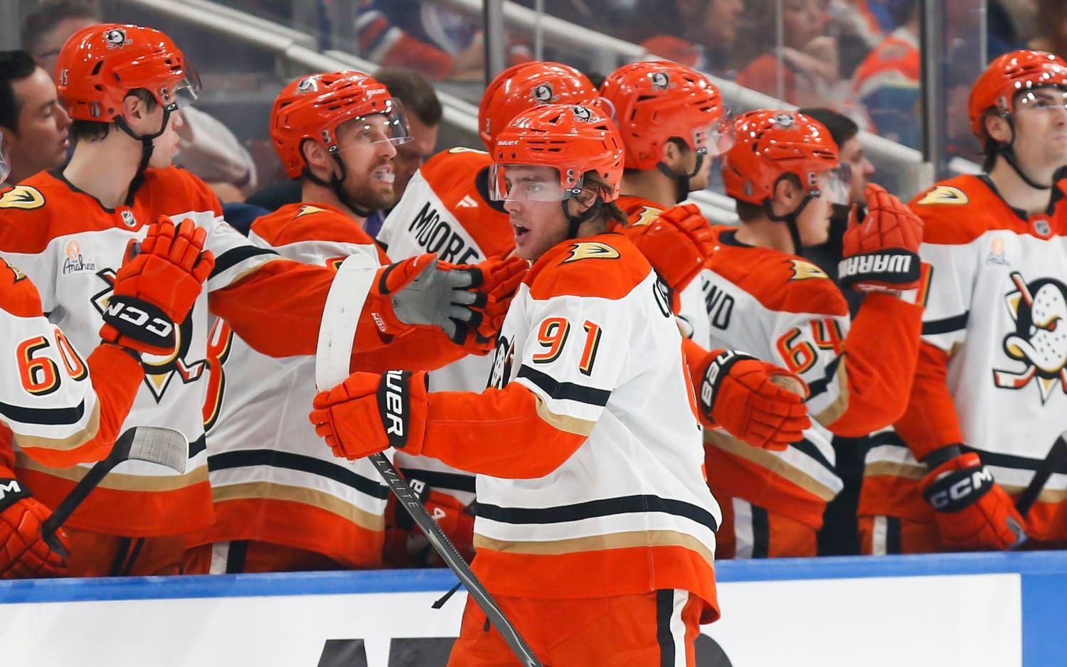 Anaheims Leo Carlsson (91) nätade borta mot Edmonton, men det blev förlust ändå.